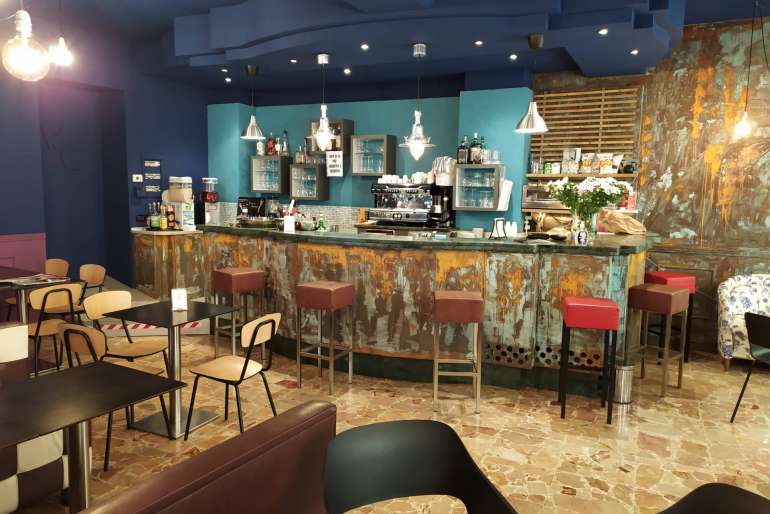 VENDESI ATTIVITÀ COMMERCIALE - BAR - SAREZZO