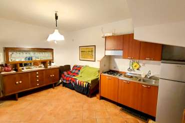 VENDESI CIELO/TERRA IN CENTRO AL PAESE RISTUTTURATO - TAVERNOLE S.M.